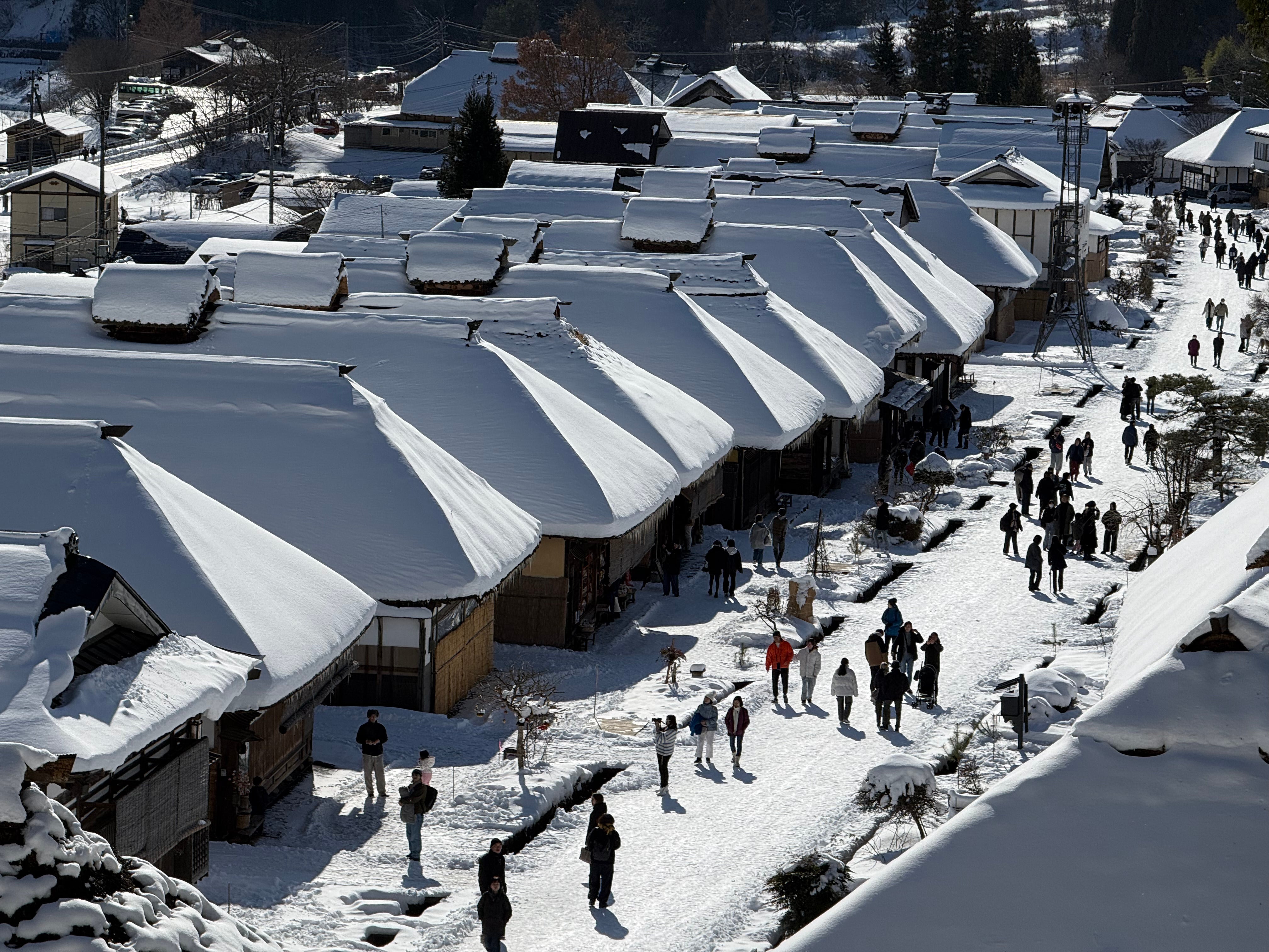 雪景色と静けさを味わう会津の一日　大内宿